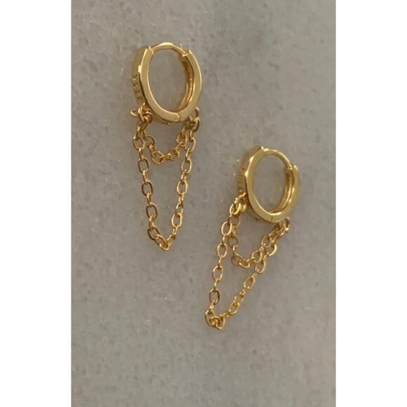 COPY - 18K Gold Layered Chain Huggie Hoop Earrings   Brand New - Picture 5 of 5